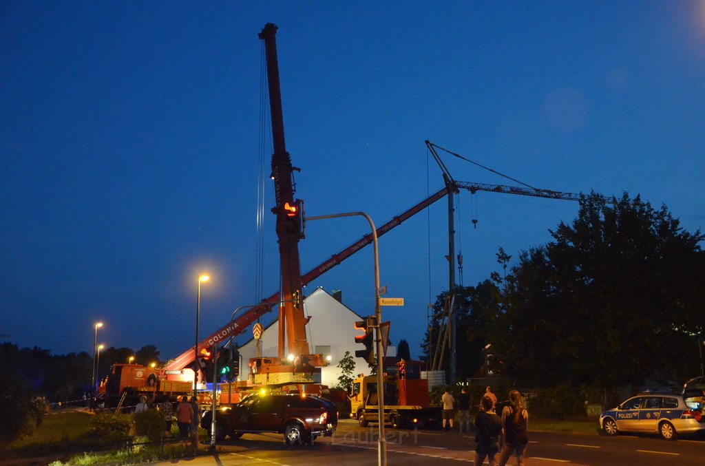 Kran drohte umzustuerzen Koeln Porz Zuendorf Hauptstr P207.JPG - Miklos Laubert